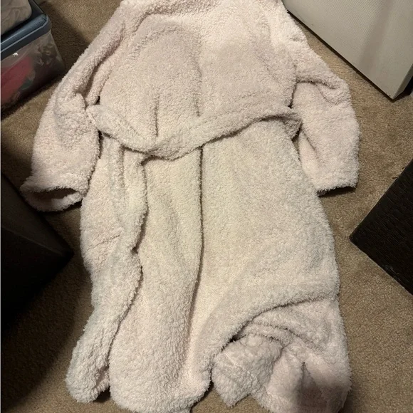 Ulta Sherpa robe from Ulta 💕 - Picture 4 of 4
